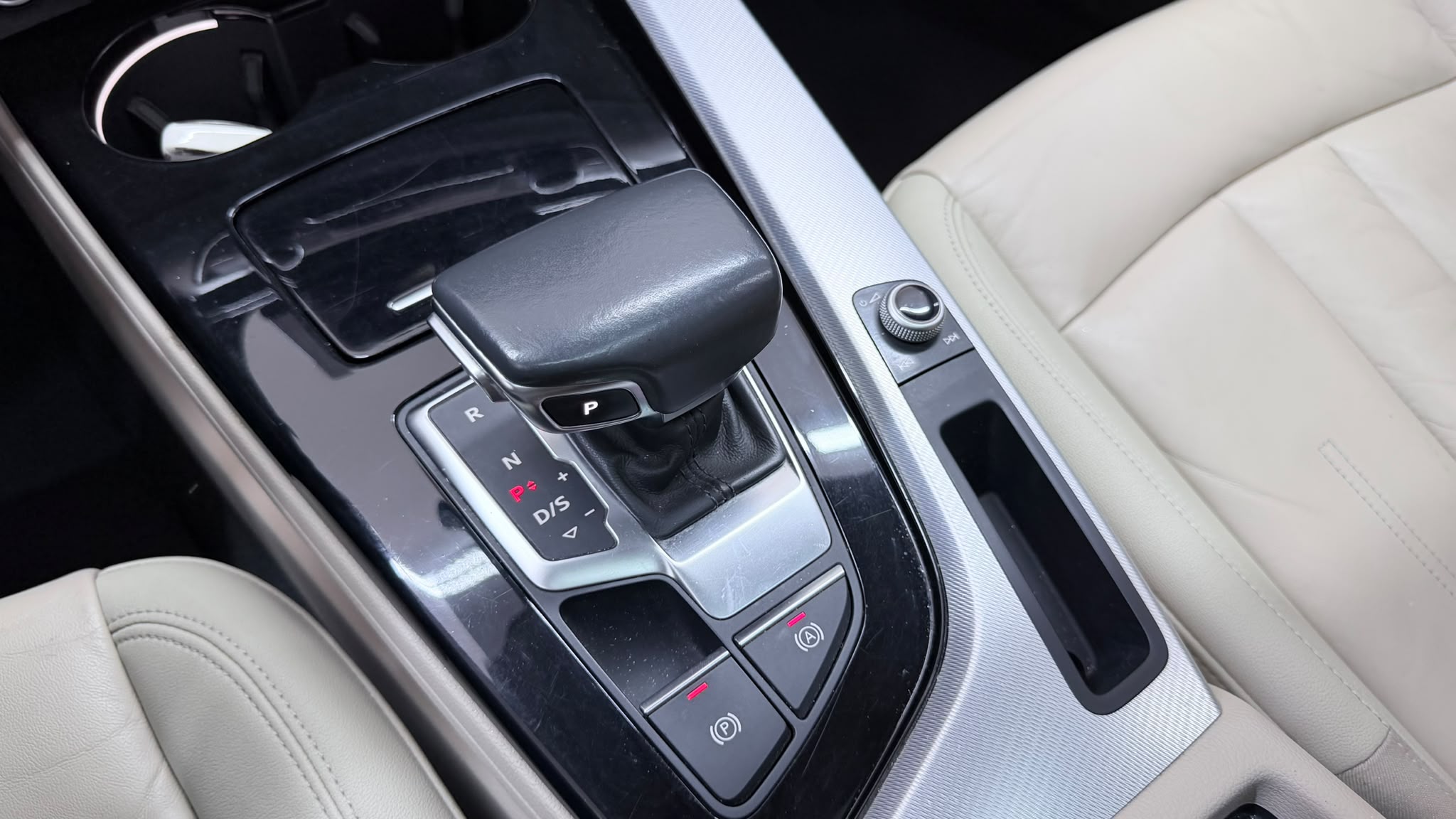 AUDI A4 18